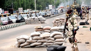 Nigerian-soldiers-on-guard-in-Maiduguri.jpg.pagespeed.ic.nAGQLtxPin